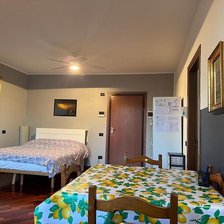 Appartement Ampio Monolocale à Brescia Extérieur photo