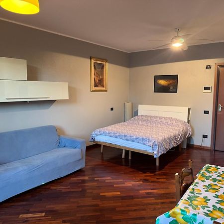Appartement Ampio Monolocale à Brescia Extérieur photo